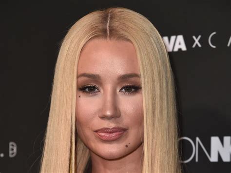 iggy azalea of nudes|Iggy Azalea poses completely nude in latest Instagram posts